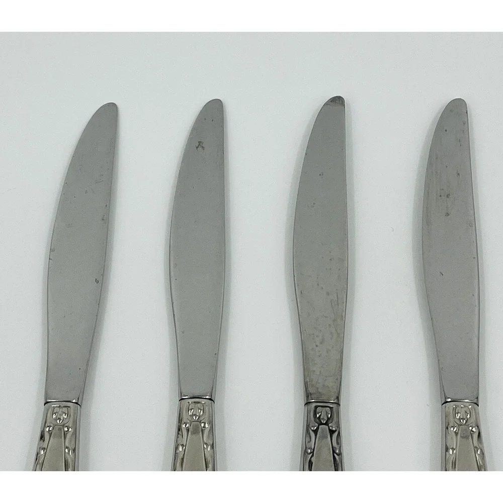 Oneida Community Venetia Stainless 4 Dinner Knives Burnished and Glossy Flatware